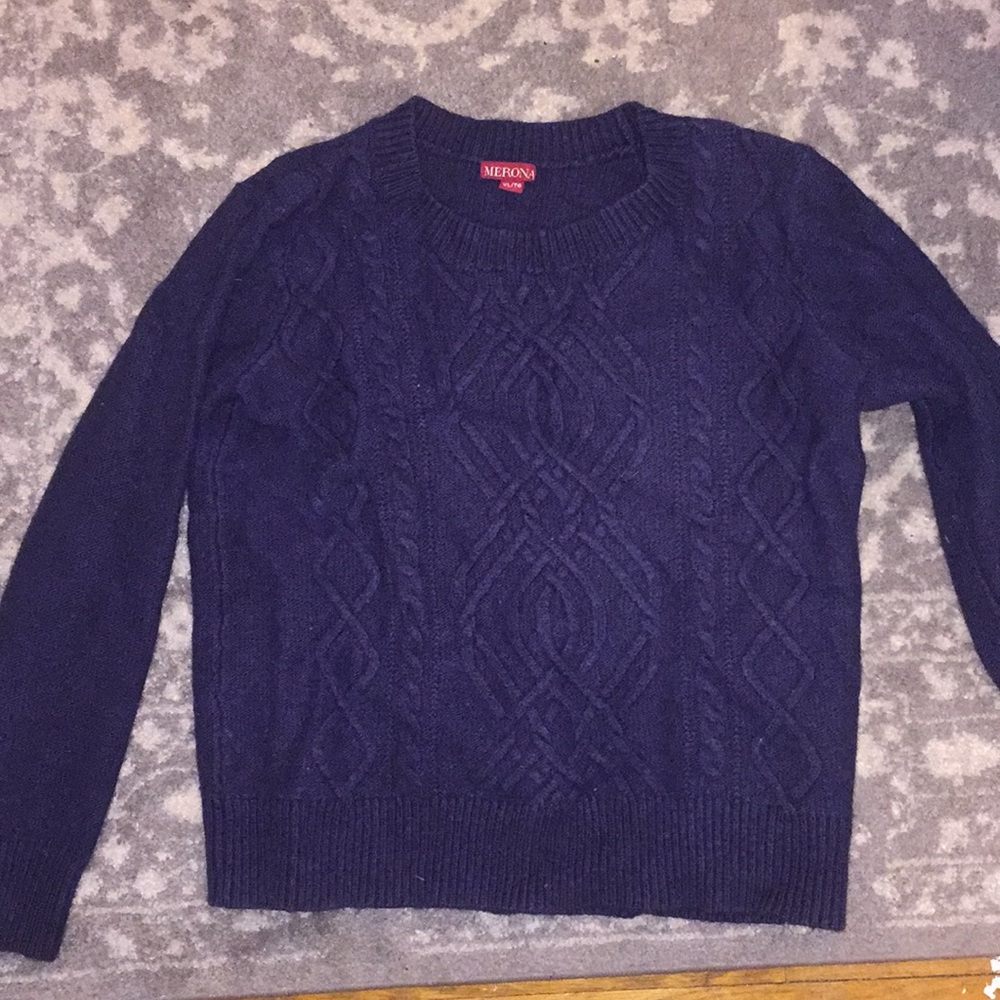 MERONA XL children’s sweater. Fits small adult